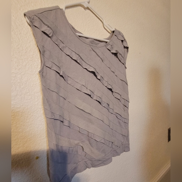 Ann Taylor Loft Gray Ruffle Sleeveless Blouse Size Small - Picture 3 of 8